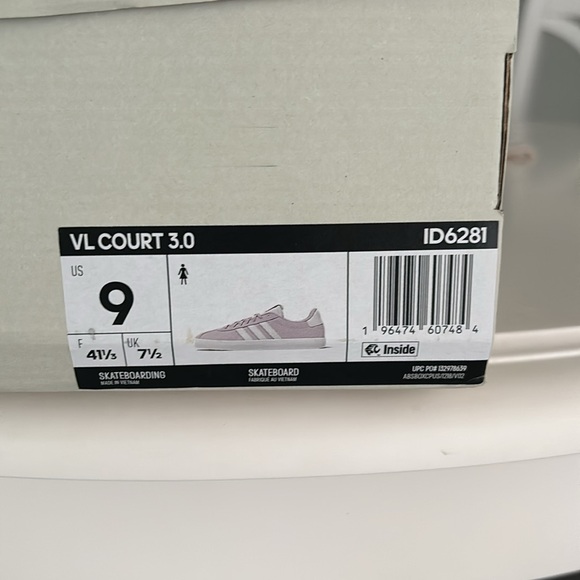 adidas Size 9 Court Sneakers - Picture 6 of 6